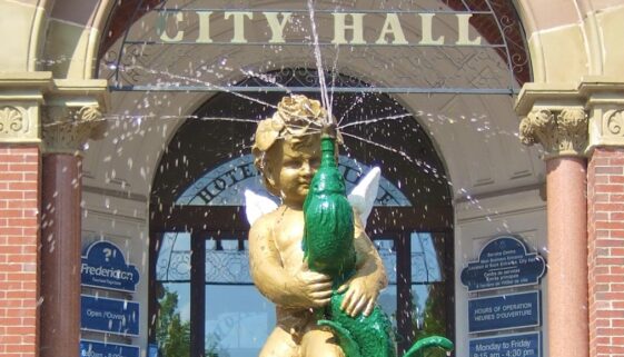 Fredericton,_New_Brunswick_City_Hall