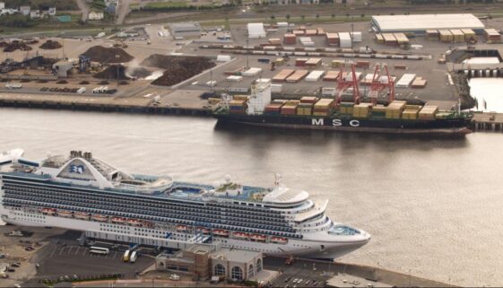 Port-Saint-John-NB-2012-cruise-and-cargo