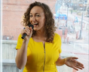 Apryll Aileen, Singer