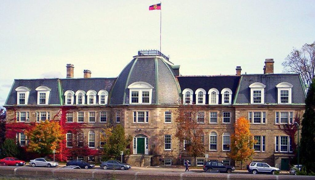 800px-UNB_OldArtsBuilding