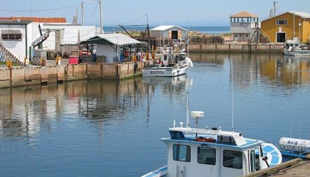 Prince_edward_island_fishing boats