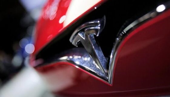 teslas self driving cars