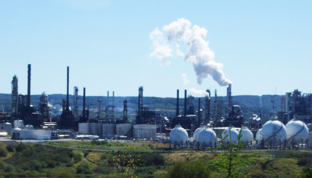 Oil_refinery_004