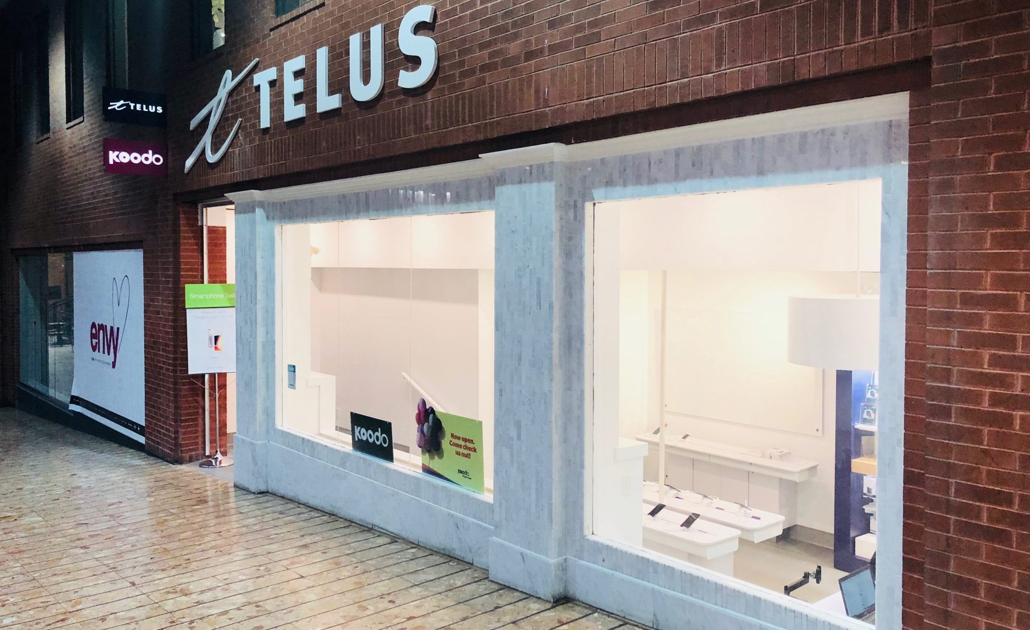 Telus Opens Store In Uptown Saint John Huddle