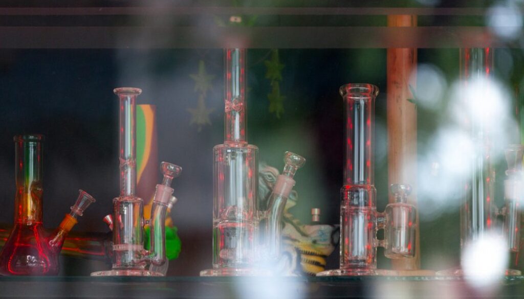 Bongs for sale/ head shop weed