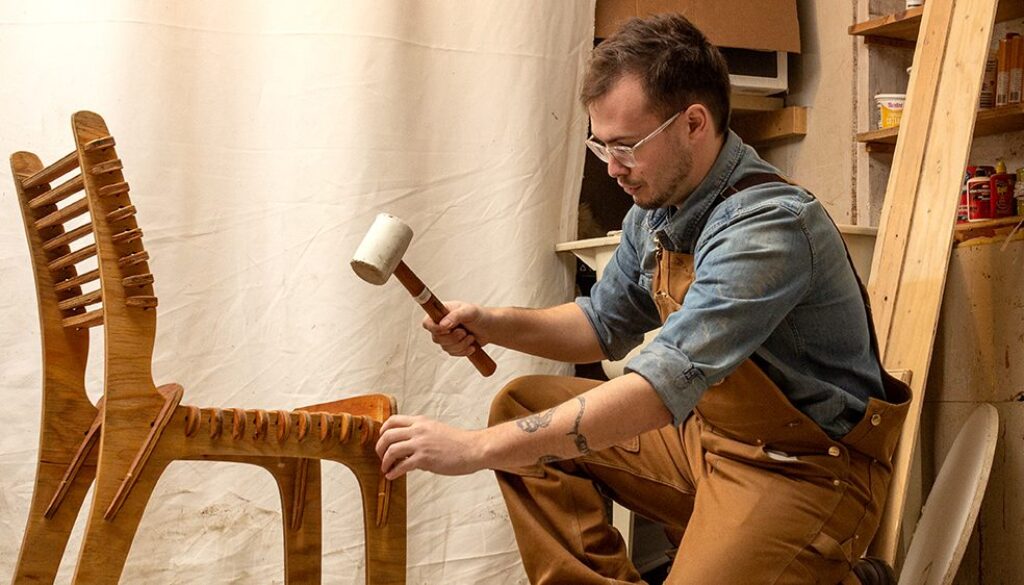 Assemblage chaise (credits)