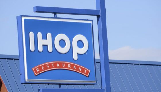 IHOP (International House of Pancakes)