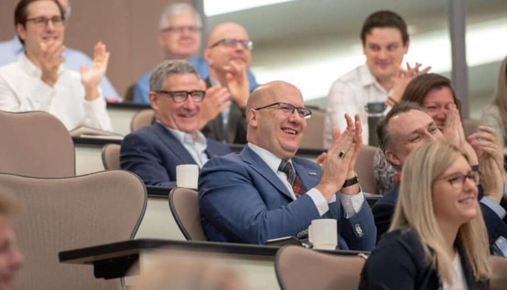 55905159_1086744098188434_1611600720212000768_n