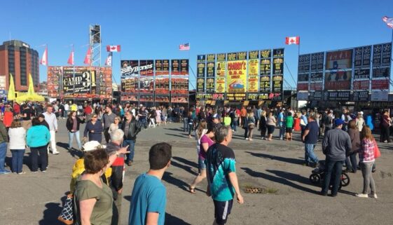 35362267_914830388696748_5634683795962593280_n