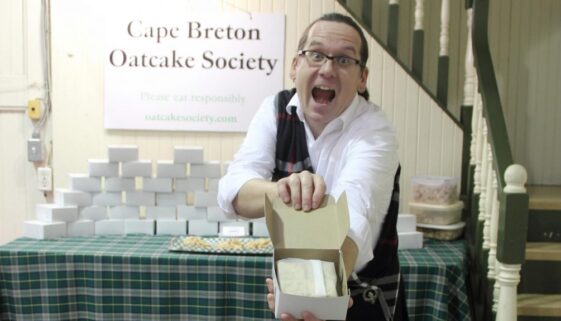 467361_211143475665883_27946872_o