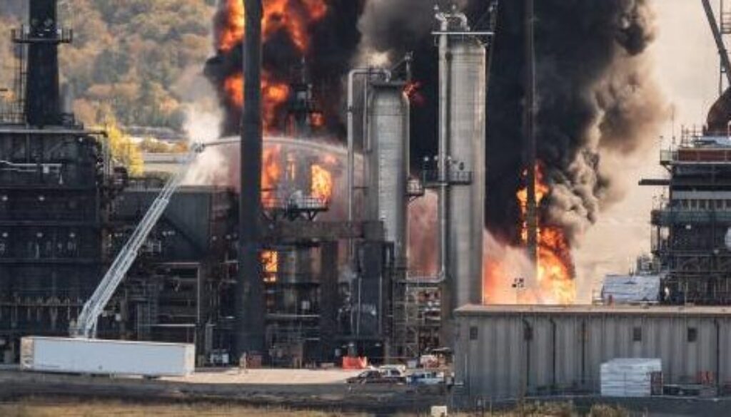 Refinery-fire-courtesy-of-Joe-Comeau_0