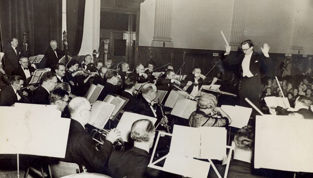 SJSymphonyScrapbk-pg13-p1f51cp7si1b27qogl210g015ia