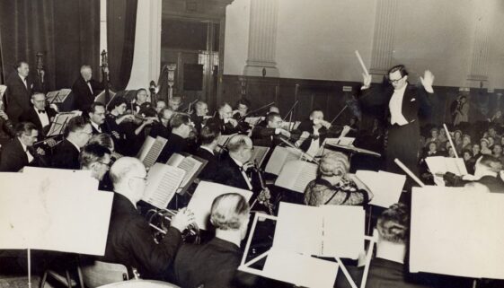 SJSymphonyScrapbk-pg13-p1f51cp7si1b27qogl210g015ia