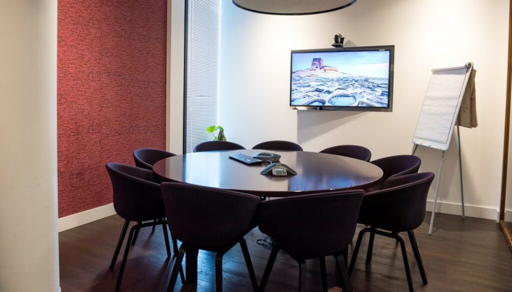 boardroom meeting room arlington-research-Dnt2DT6wNWo-unsplash