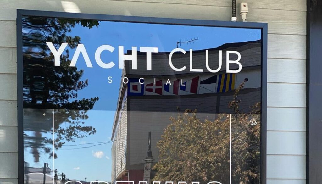 yacht