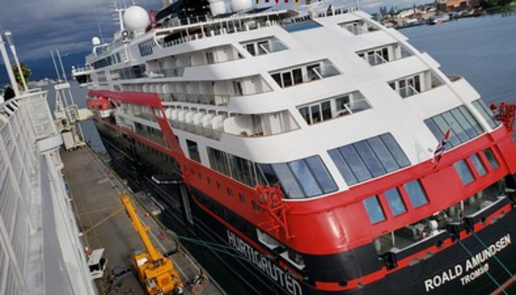 MS Roald Amundsen