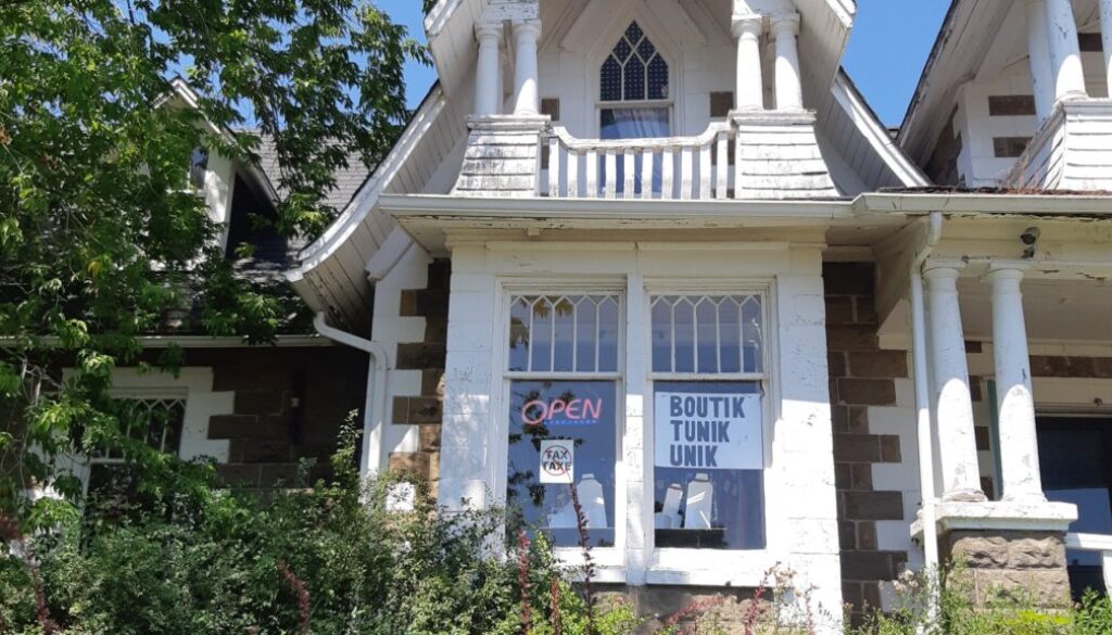 296403506_589376812737686_6254995759296321114_n