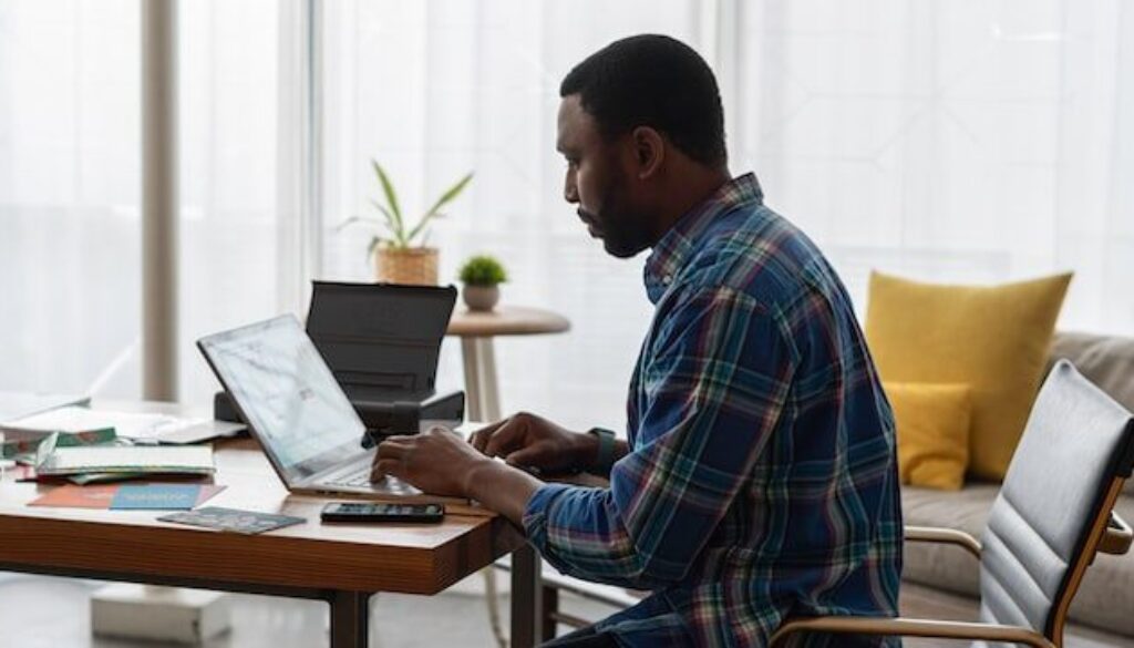 linkedin-sales-solutions-Sf91sSGjg5k-unsplash