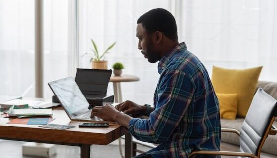 linkedin-sales-solutions-Sf91sSGjg5k-unsplash